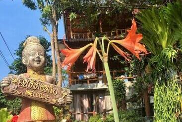 هتل Tree House Bungalows Koh Tao