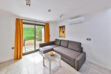 Jasmine Otel