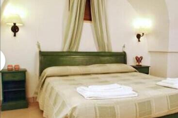 پانسیون Room In Bb   Ancient Masseria Near The Sea In A Quiet Olive Trees Elegant And Familiary Ambi