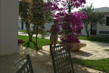 پانسیون Room In Bb Ancient Masseria Near The Sea In A Quiet Olive Trees Elegant And Familiary Ambi
