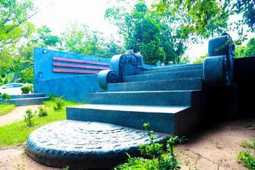 استراحتگاه Cloudz Sigiriya
