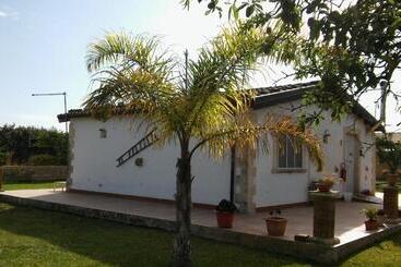 تختخواب و صبحانه Aranceto Hotel Agriturismo
