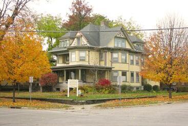 مبيت وإفطار The Weis Mansion
