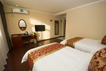 هتل Greentree Inn Henan Zhengzhou Chengnan Road Bojue Business