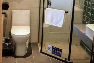 هتل Greentree Inn Express Yingtan Yujiang Railway Station