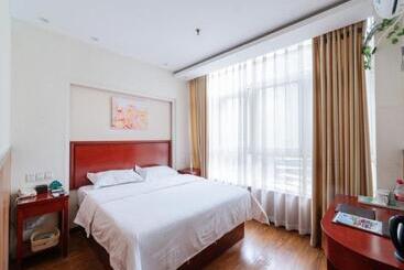 هتل Greentree Inn Henan Zhengzhou Chengnan Road Bojue Business