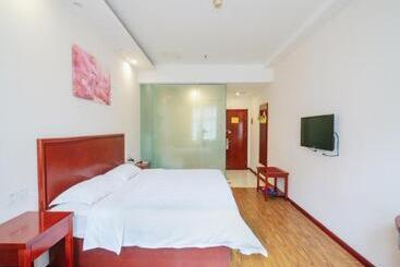 هتل Greentree Inn Henan Zhengzhou Chengnan Road Bojue Business