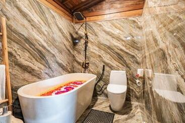 هتل Kirani Joglo Villa Bali By Mahaputra