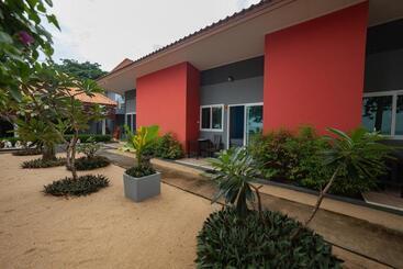 هتل Maenam Villa