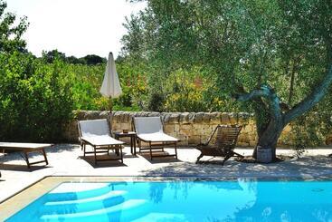 酒店 Masseria Trulli E Vigne