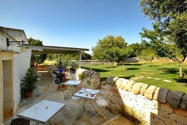 酒店 Masseria Trulli E Vigne