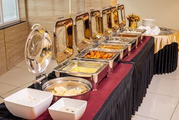 هتل Royal Plaza Suites By Rak Rooms