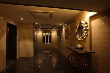 هتل Royal Plaza Suites By Rak Rooms