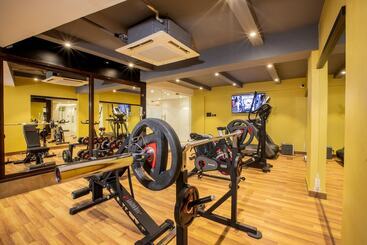 هتل Royal Plaza Suites By Rak Rooms