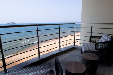 هتل Sunbird Waterfront