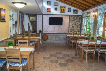پانسیون Chrystal Guest House