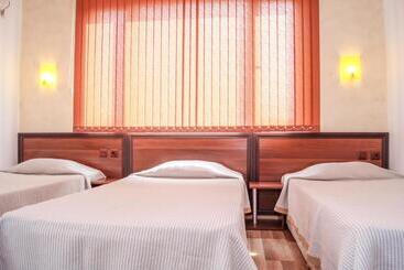 膳宿费 Chrystal Guest House