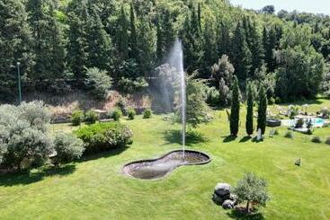 پانسیون Resort La Mola