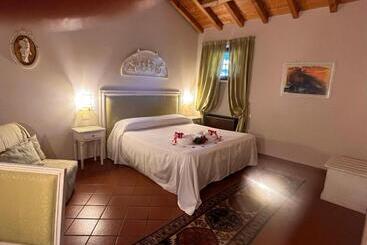 پانسیون Resort La Mola