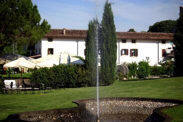 پانسیون Resort La Mola