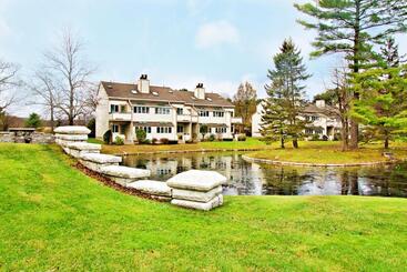 리조트 The Ponds At Foxhollow