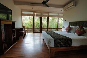 Wild Grass Nature Resort - Sigiriya