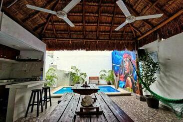 هاستل La Perle Noire   Auberge