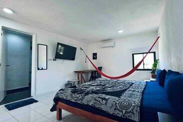 هاستل La Perle Noire   Auberge