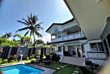 Baki Divers And Beach Resort