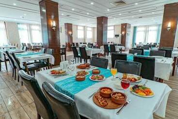 تختخواب و صبحانه Queen Thermal Resort Hotel & Spa