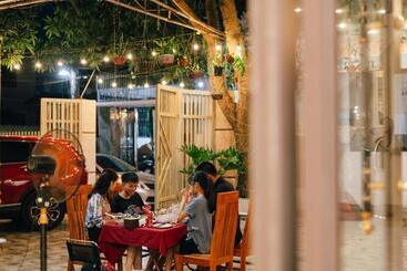 تختخواب و صبحانه Loop Homestay