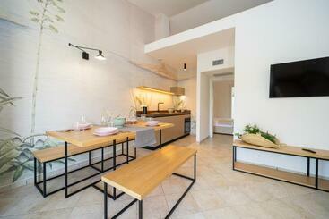 Elbitat Homes