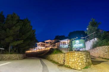 Elbitat Homes