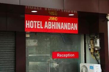 هتل Abhinanadan