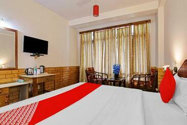 هتل Oyo Flagship 81227 Century Manali