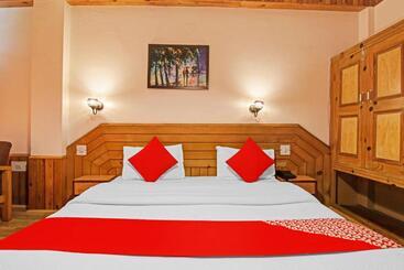 هتل Oyo Flagship 81227  Century Manali