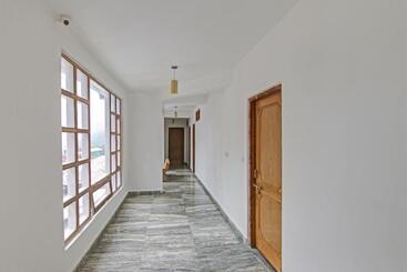 هتل Oyo Flagship 81227  Century Manali