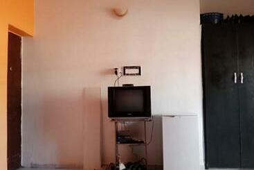 پانسیون Tlc Apartments