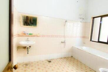 Morri Homestay   Quán Thánh