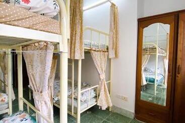 Morri Homestay   Quán Thánh