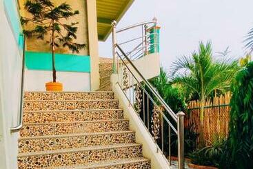 هتل Emshienell Beach Resort And Event Place