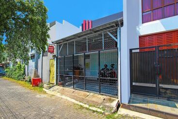 هتل Spot On 92495 Wisma Ayemneartaman Doa Maria Gereja Bongsari