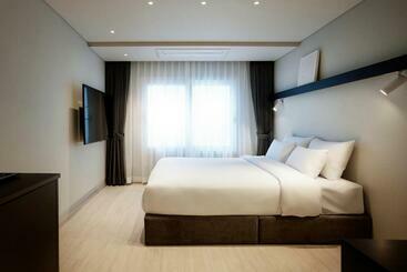 Hotelli The Connoisseur Residence