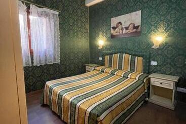 تختخواب و صبحانه Residenza La Campana