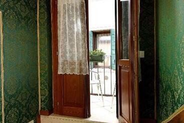 تختخواب و صبحانه Residenza La Campana