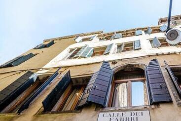 تختخواب و صبحانه Residenza La Campana
