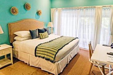 Blue Lagoon Hotel And Marina Ltd