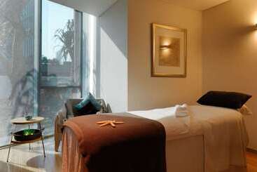 Hilton Surfers Paradise Hotel & Residences - Surfers Paradise