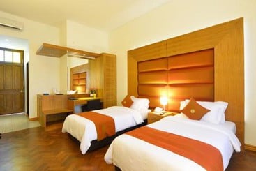 هتل Amazing Mandalay
