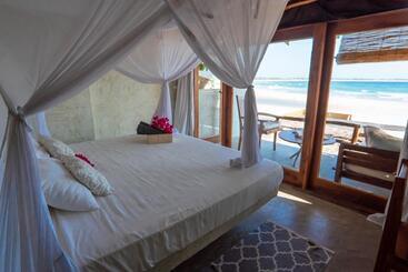هتل Casa Na Praia Tofo  Beach Front